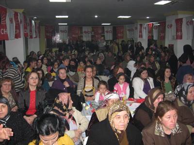 CHP'li Kadınlar Çınar Düğün Salonuna Sığmadı