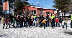 Emirdağ Jandarma Öğrencilerle Kar Topu Oynadı